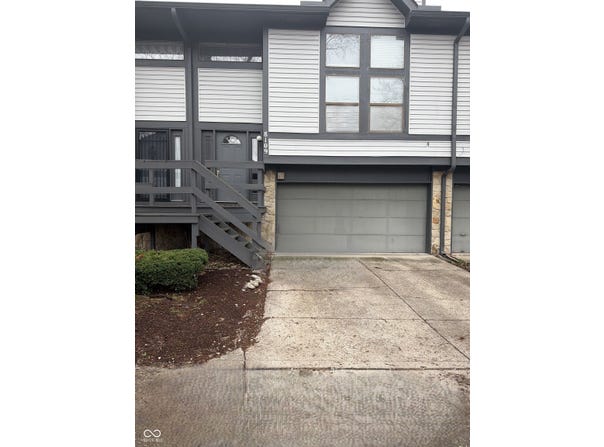 8109 Valley Farms Trail, Indianapolis, IN 46214