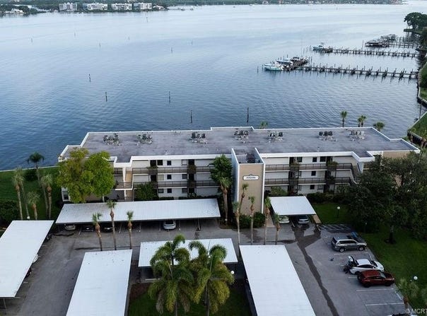 1950 SW Palm City Road unit: 14-302, Stuart, FL 34994