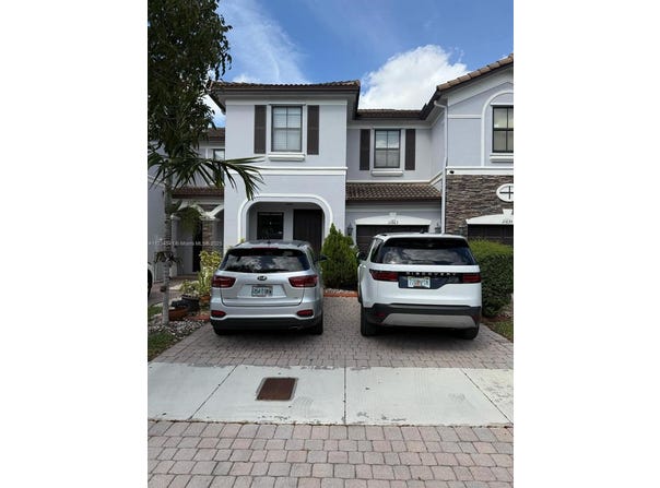 11663 NW 87th Ln, Doral, FL 33178