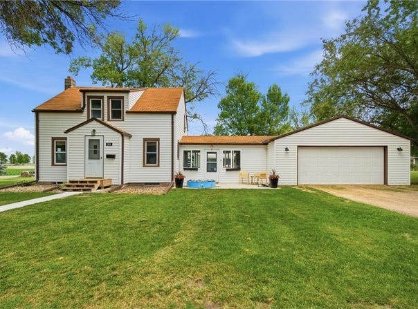 301 6th Avenue NE, Mapleton, MN 56065
