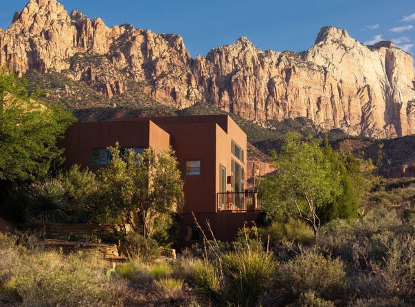 261 VALLEY VIEW Dr, Springdale, UT 84767