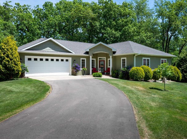 2090 Yahara Drive, Stoughton, WI 53589