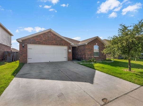 6024 Amber Cliff Lane, Fort Worth, TX 76179