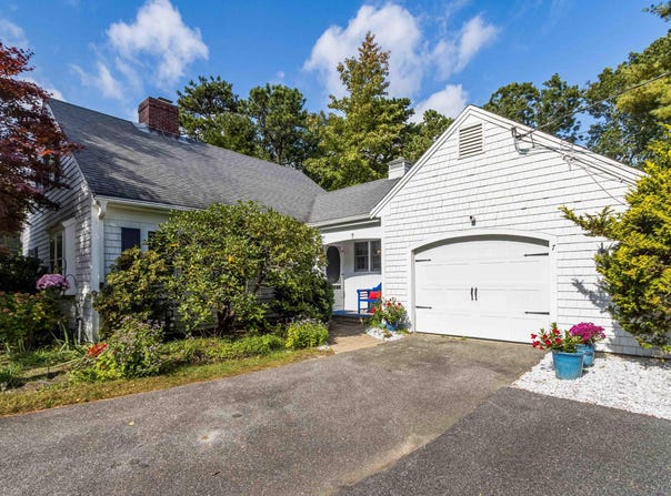 7 Squirrel Run Street, Yarmouth Port, MA 02675