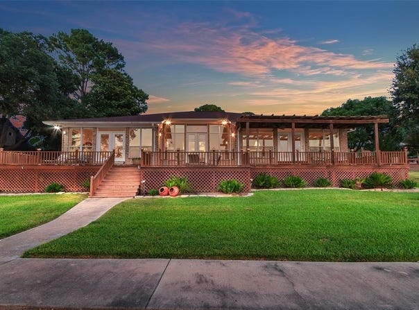 144 Redondo Drive, Gun Barrel City, TX 75156