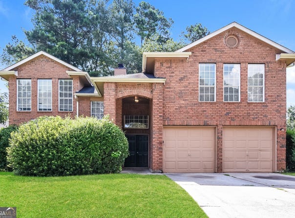 492 Crestwood, Lithonia, GA 30058