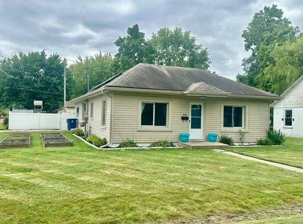 409 E Clearwater St., Robinson, IL 62454