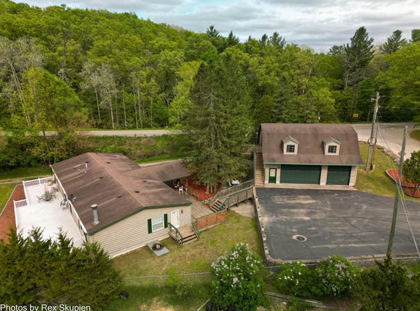 5705 Centerline Road, Newaygo, MI 49337