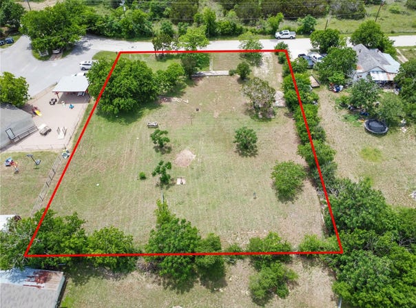 200 Bluebonnet LN, Liberty Hill, TX 78642
