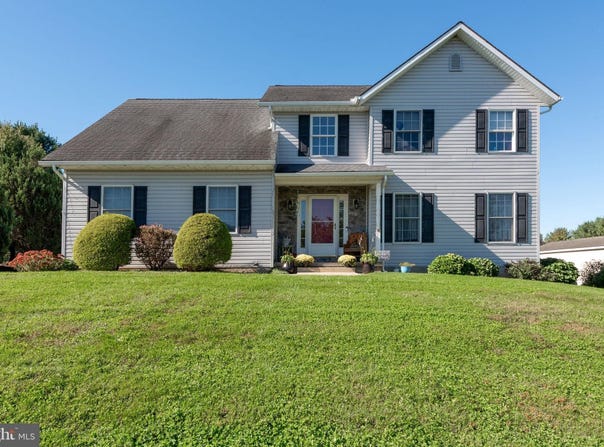 40 NORFOLK Lane, LEBANON, PA 17042