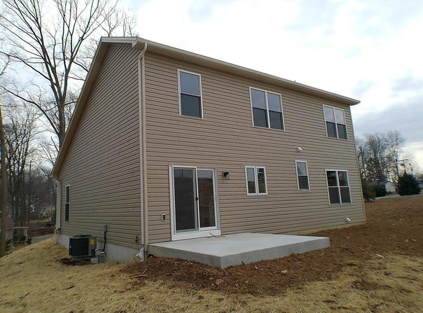 1735 QUARRY ROAD, LEBANON, PA 17046