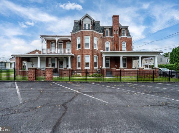 63 S WHITEOAK Street, KUTZTOWN, PA 19530