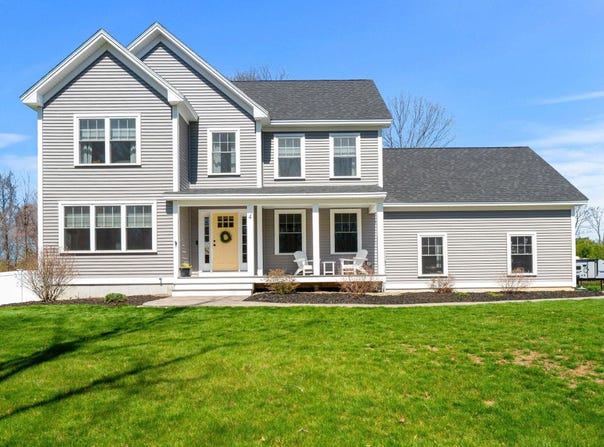 4 Overlook Drive, Epping, NH 03042
