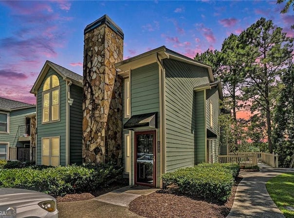 1005 Canyon Point, Roswell, GA 30076