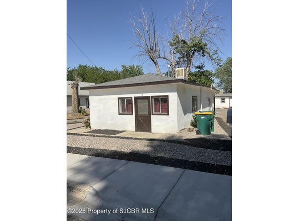 215 N MESA VERDE Avenue, Aztec, NM 87410