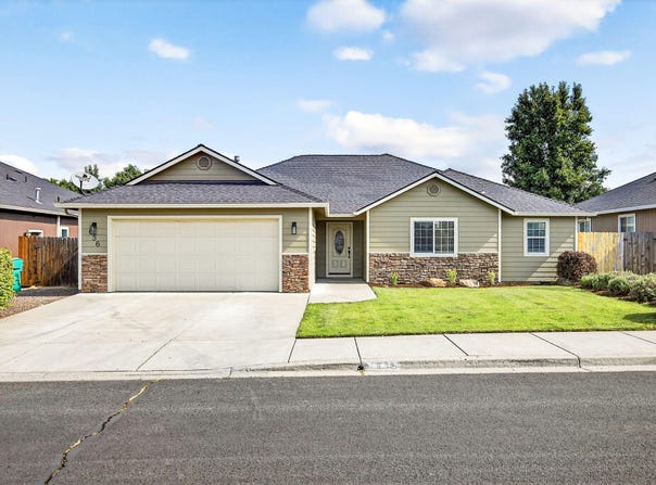 636 Sheffield Drive, Eagle Point, OR 97524