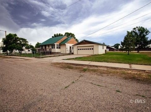 413 N 15th Ave, Forsyth, MT 59327