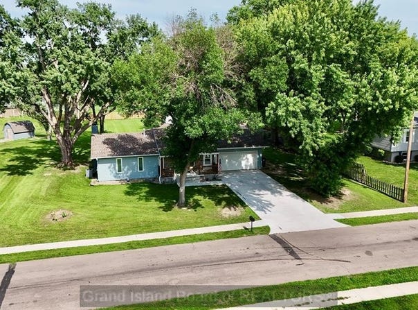 2317 Gateway Ave, Grand Island, NE 68803