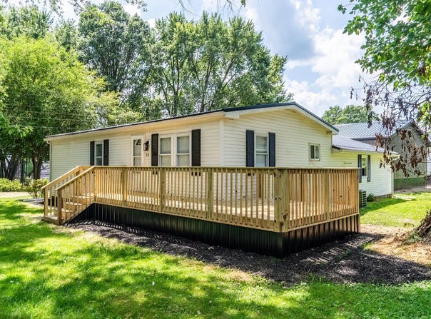 35 Lane 136A Turkey Lk, Hudson, IN 46747