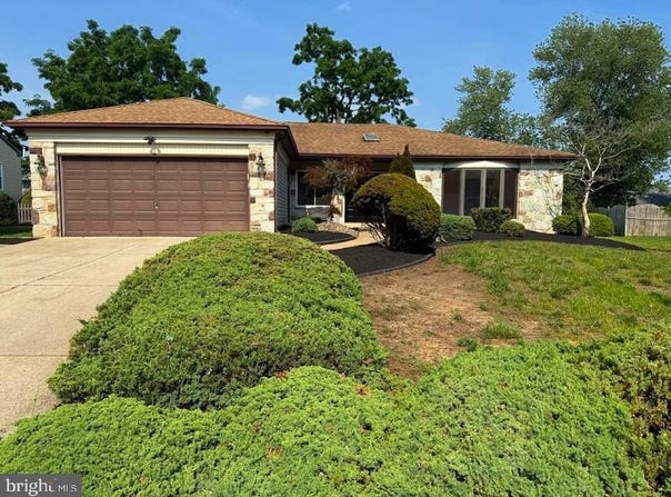4 W BROOK DR, CHERRY HILL, NJ 08003