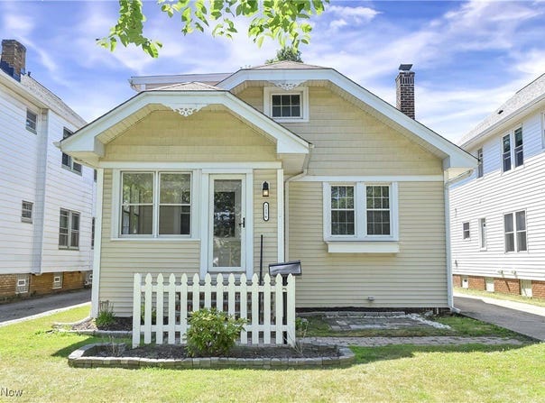 2156 Eldred Avenue, Lakewood, OH 44107
