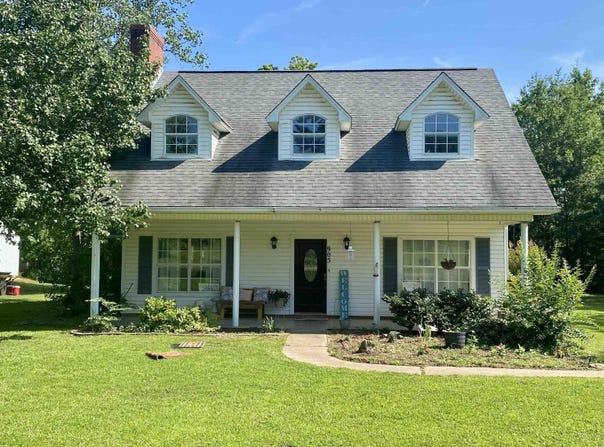 905 Country Club Dr, Hope, AR 71801-0000