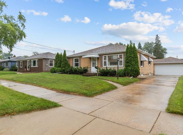 309 E 17TH Street, KAUKAUNA, WI 54130-3357
