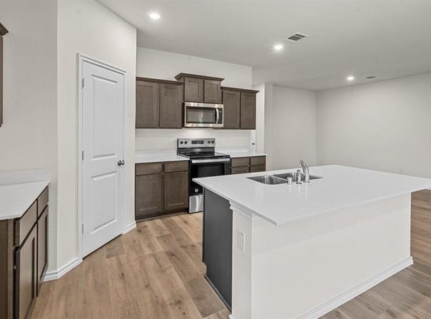 945 Newport Drive, Ferris, TX 75125