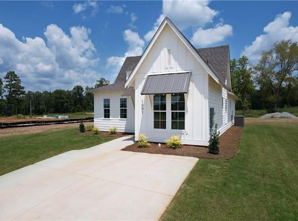08 CROSSING COURT E, VALLEY, AL 36854