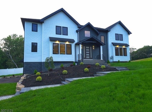 91 Heritage Dr, West Milford Twp., NJ 07480-3125