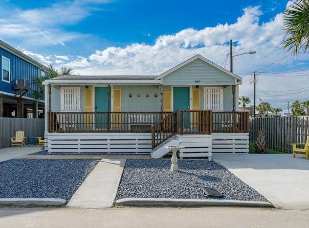 100 Brown Ave, Port Aransas, TX 78373