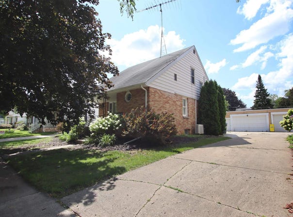 364 E 9TH Street, FOND DU LAC, WI 54935