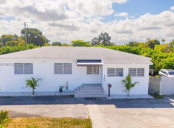 5290 Palm Ave, Hialeah, FL 33012