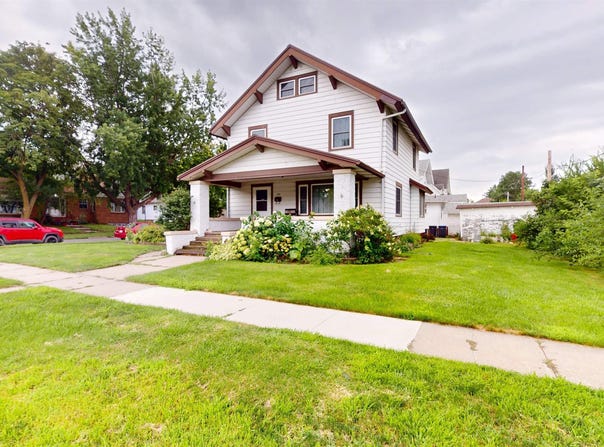 120 E 1st Street, Storm Lake, IA 50588