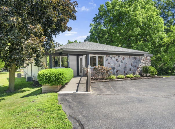 155 E Cross Street, Clarksville, MI 48815