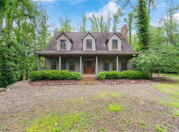 3417 S Cleveland Massillon Road, Barberton, OH 44203