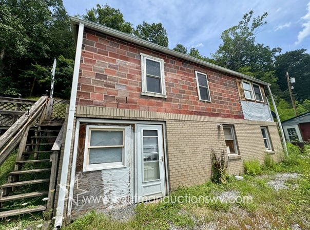 15058  US Hwy 33 W, Normantown, WV 25267
