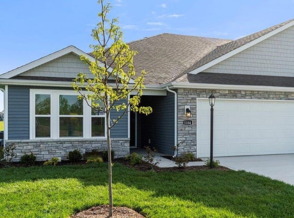 1104 Butler Lake Court, Fort Wayne, IN 46818