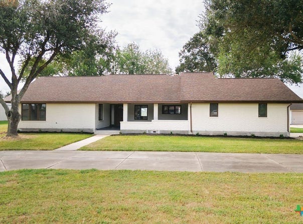 107 Gentle Breeze Street, Victoria, TX 77905