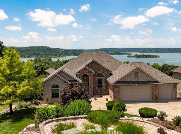 615 Crescent Drive, Hollister, MO 65672