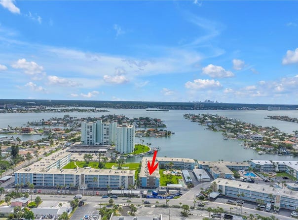 6201 2ND Street E, ST PETE BEACH, FL 33706
