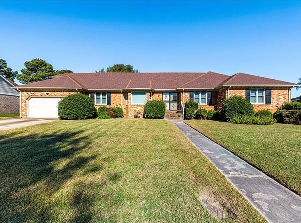 308 Lamp Post Drive, Chesapeake, VA 23325