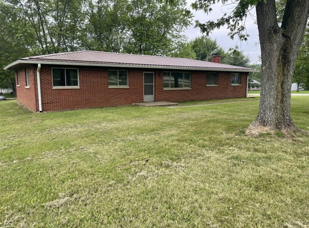 406 N Main Street, Cloverdale, IN 46120