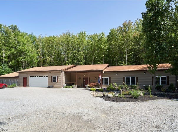 834 Clyde Hill Road, Harpersfield, OH 44041