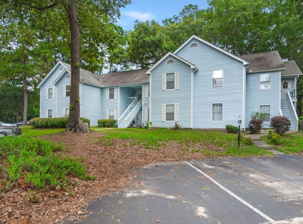 2011 Coldspring Drive, North Charleston, SC 29406