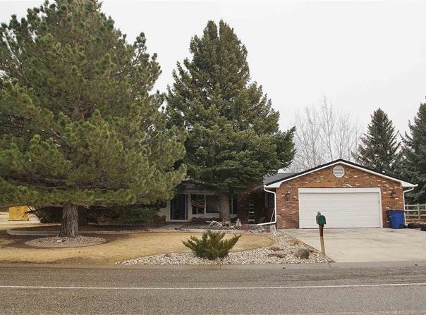 614 Skyline Dr, Cody, WY 82414