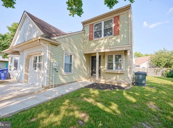 16 FRANKLIN DR, VOORHEES, NJ 08043