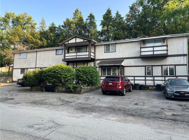 1190 Forest Ave, South Park, PA 15236