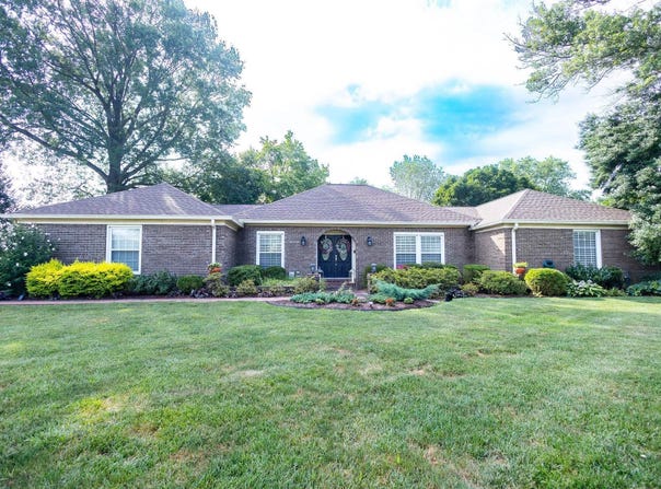 9655 Arlington Court, Newburgh, IN 47630