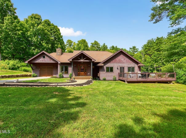 21 Browns Way, Fort Ann, NY 12827